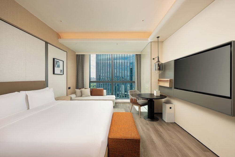Standard Room, 1 King Bed, City View