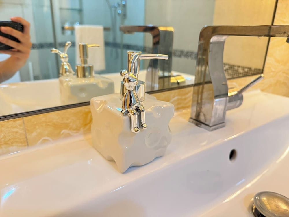 Yoki shimao international apartment Elite Double Room, 1 Queen Bed, Patio, City View 13