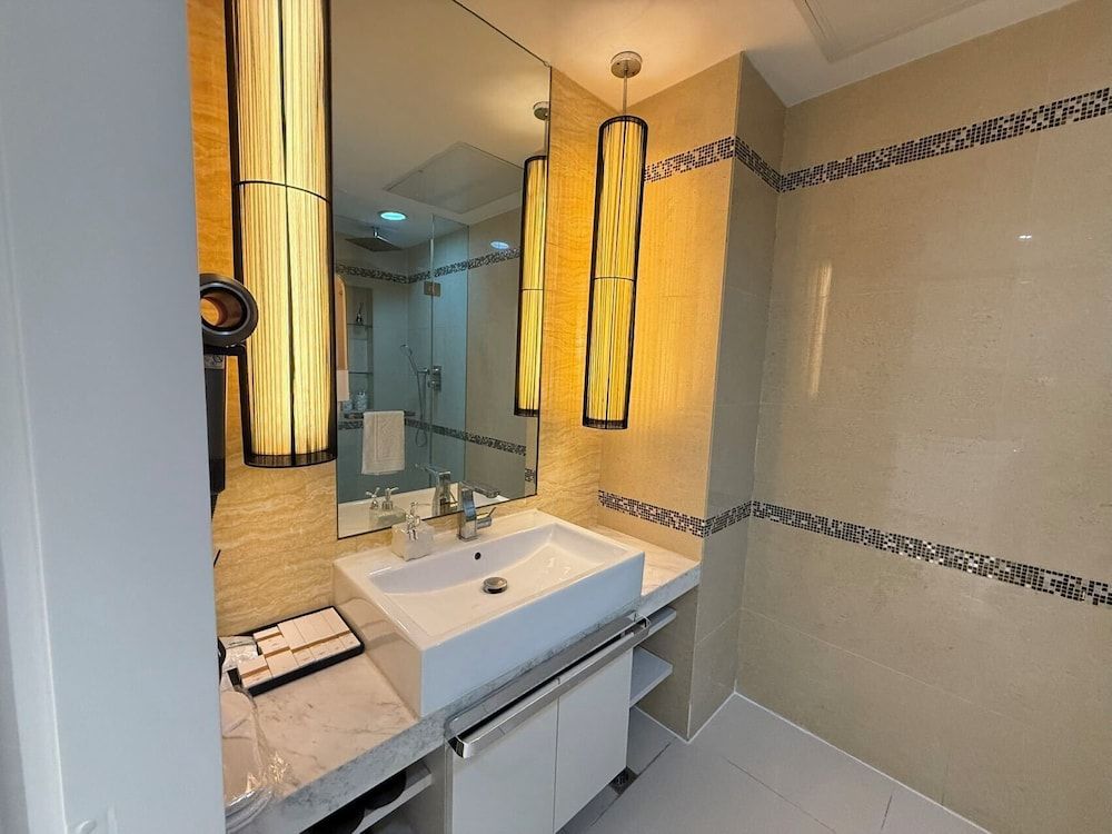 Yoki shimao international apartment Elite Double Room, 1 Queen Bed, Patio, City View 9