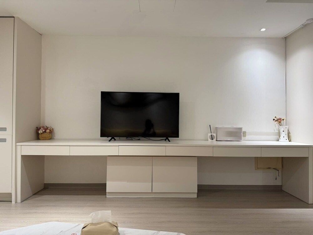 Yoki shimao international apartment Elite Double Room, 1 Queen Bed, Patio, City View 15