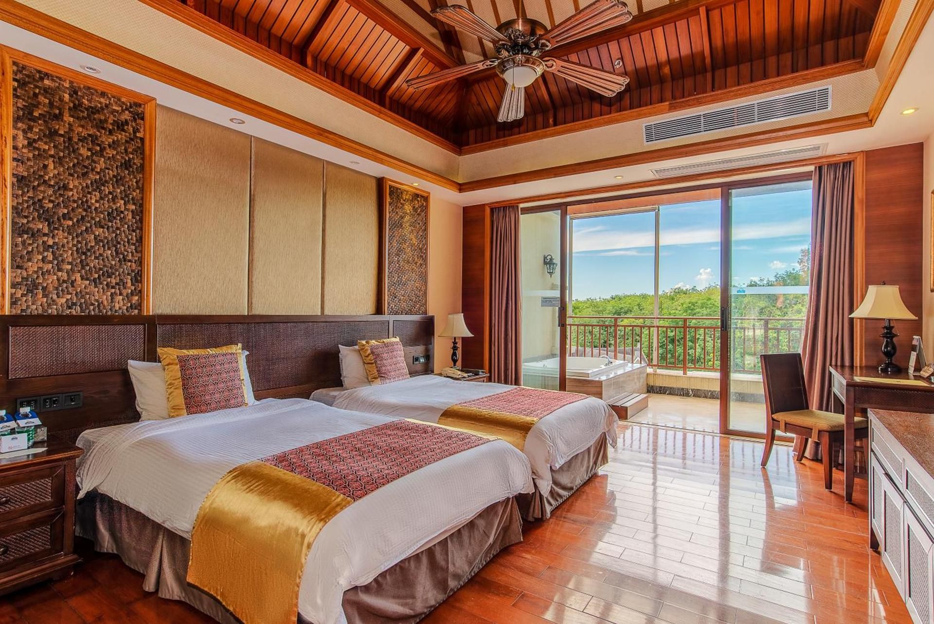 Twin Room with Lake View