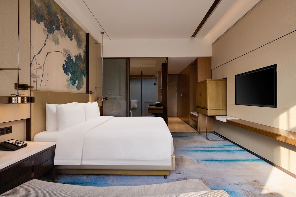 Executive Room, 1 Queen Bed, City View