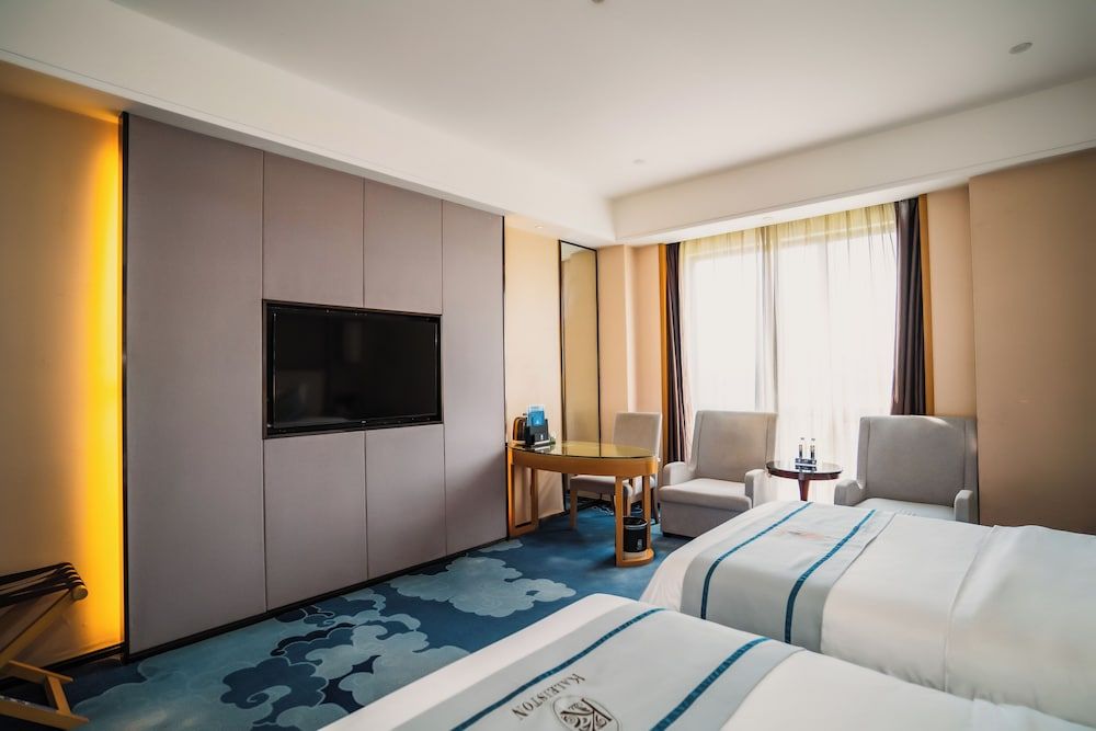 Kaleiston Hotel Luxury Twin Room, City View