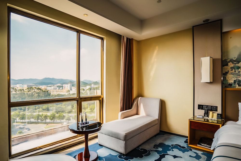 Kaleiston Hotel Luxury Single Room, City View 11