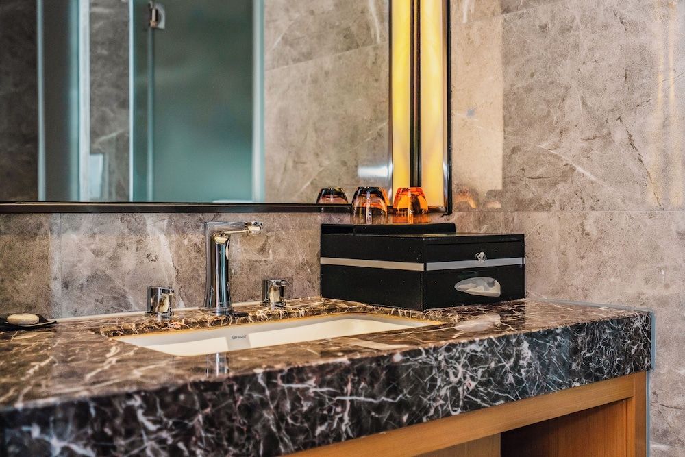 Kaleiston Hotel Luxury Twin Room, City View 4