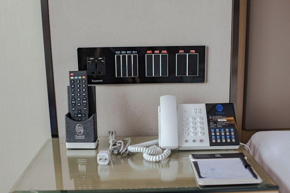 Kaleiston Hotel Luxury Twin Room, City View 11