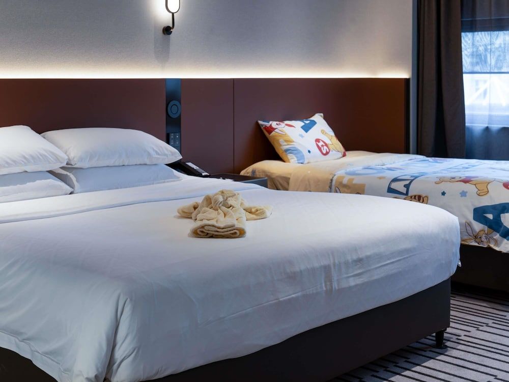 Standard Room, Garden View (1 King Bed and 1 Single Bed)