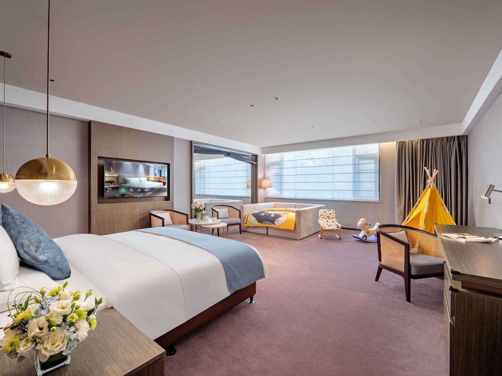 Family Suite, 1 King Bed with Sofa bed