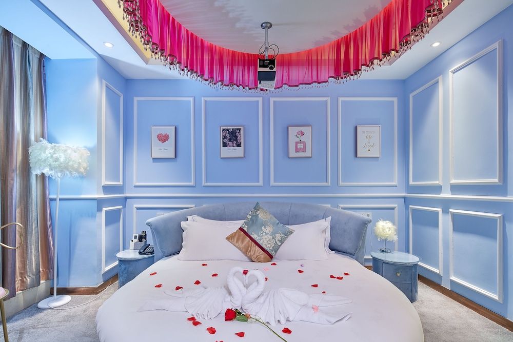 Design Room, 1 Queen Bed(D)