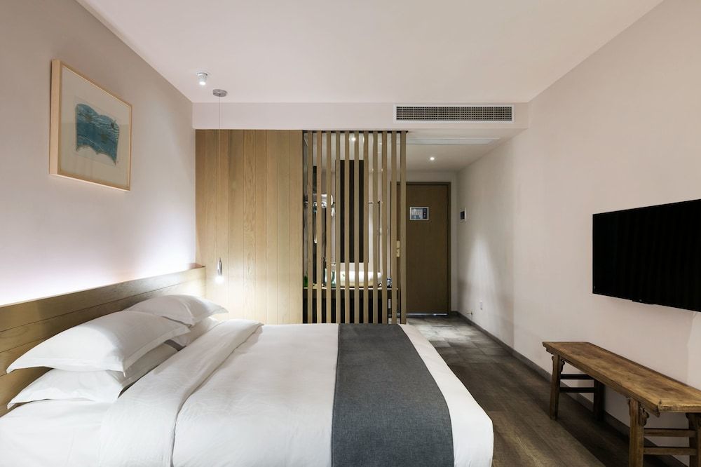 Deluxe Double Room(Chinese Domestic Guest Only)
