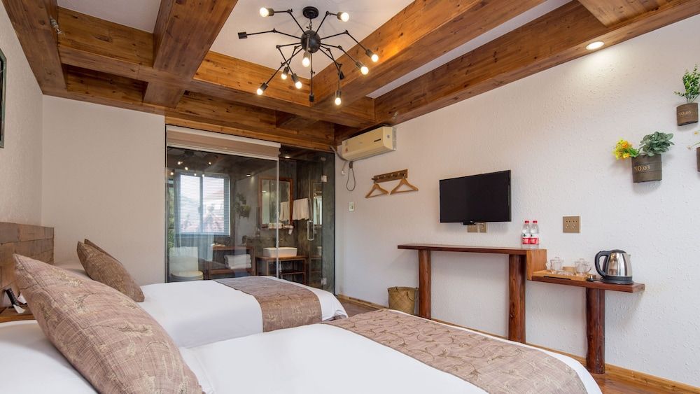 Family Room (Xun You)