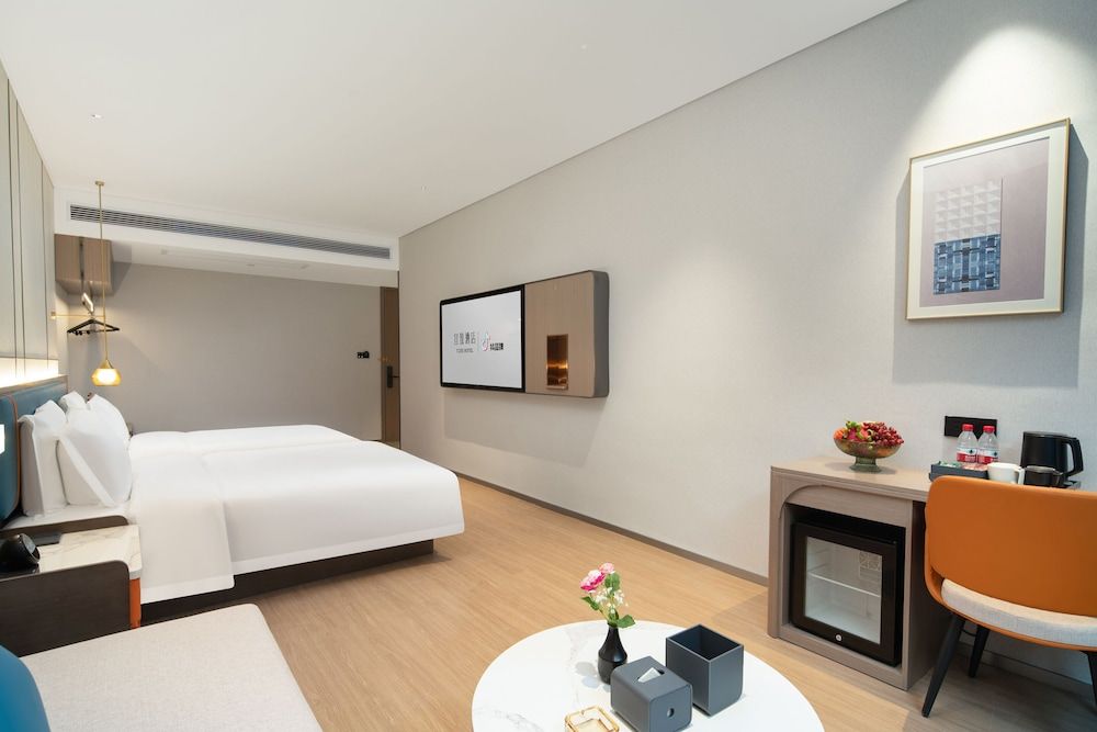 Deluxe Room, City View