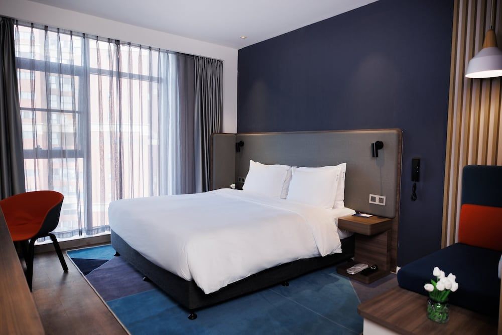 Standard Room, 1 King Bed