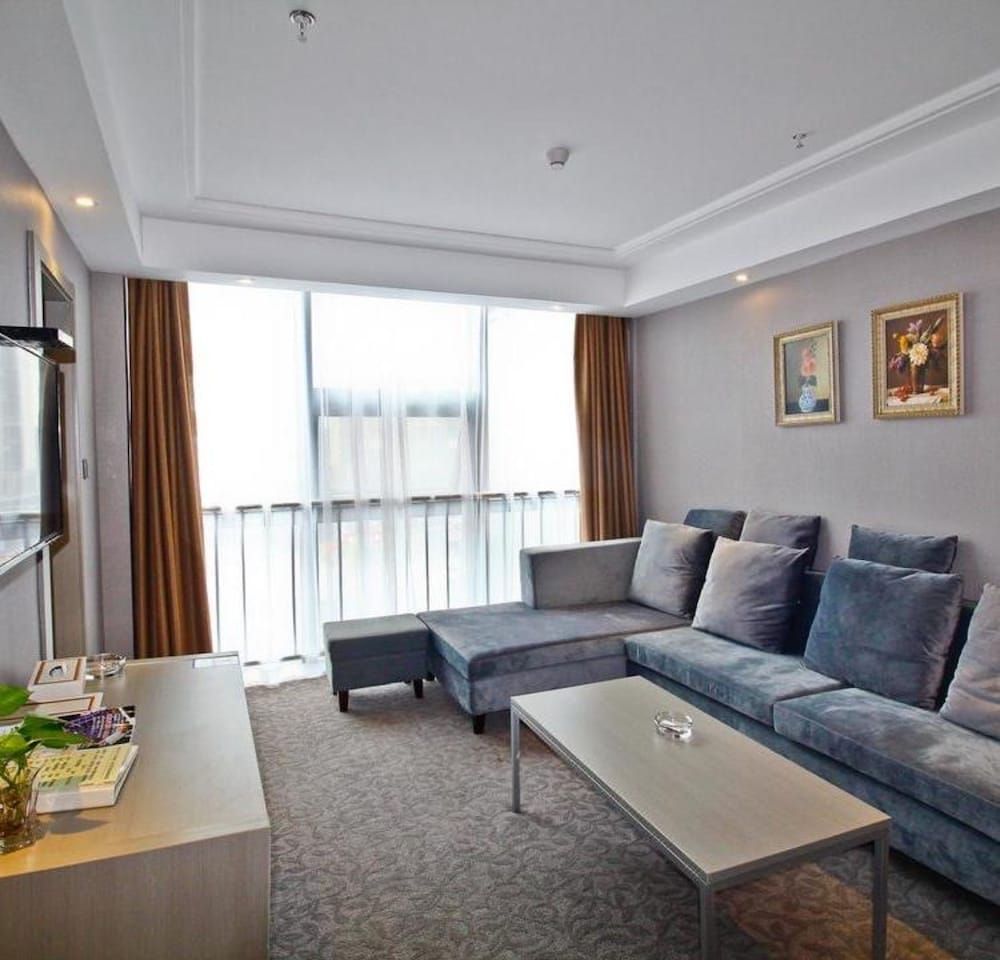 Business Suite (Mainland Chinese Citizen Only)