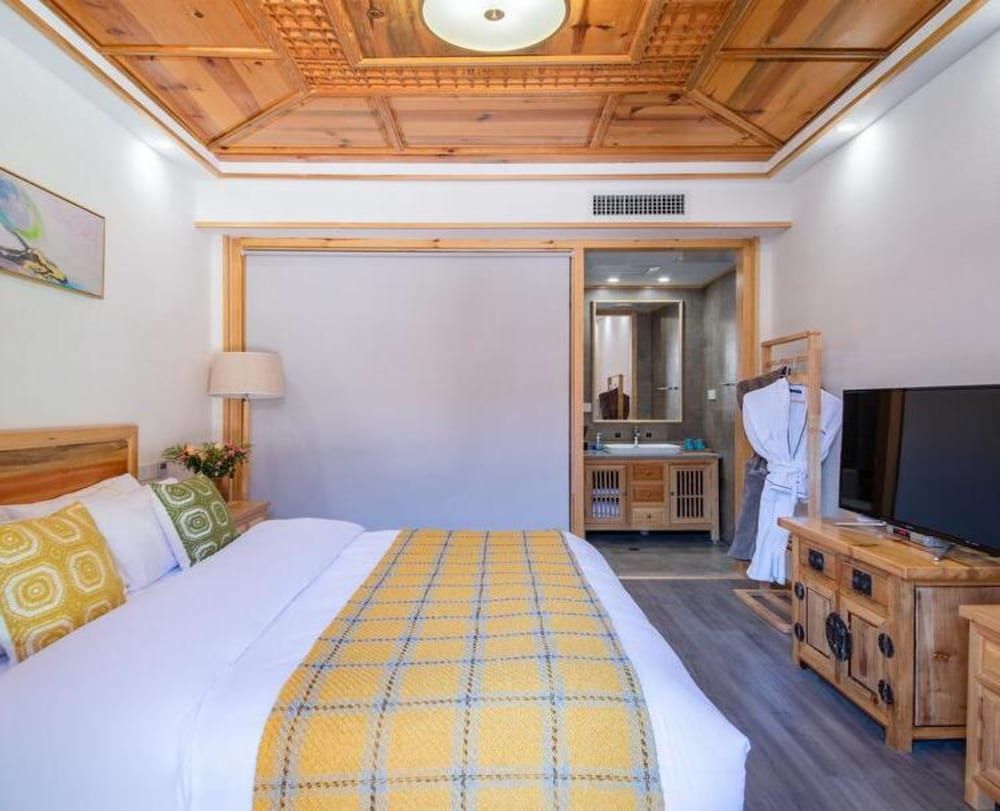 Floral Hotel Qu An He Feng Lijiang Traditional Double Room 2