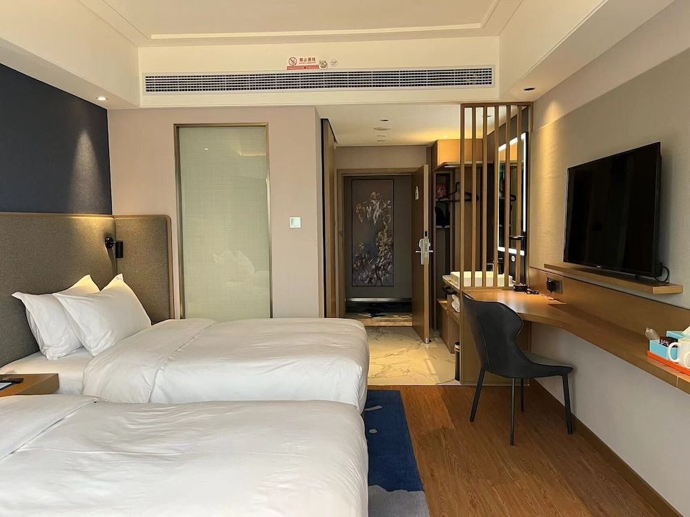 Holiday Inn Express Nanchang Bayi Square by IHG Standard Room 5