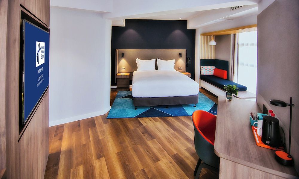 Suite, 1 King Bed