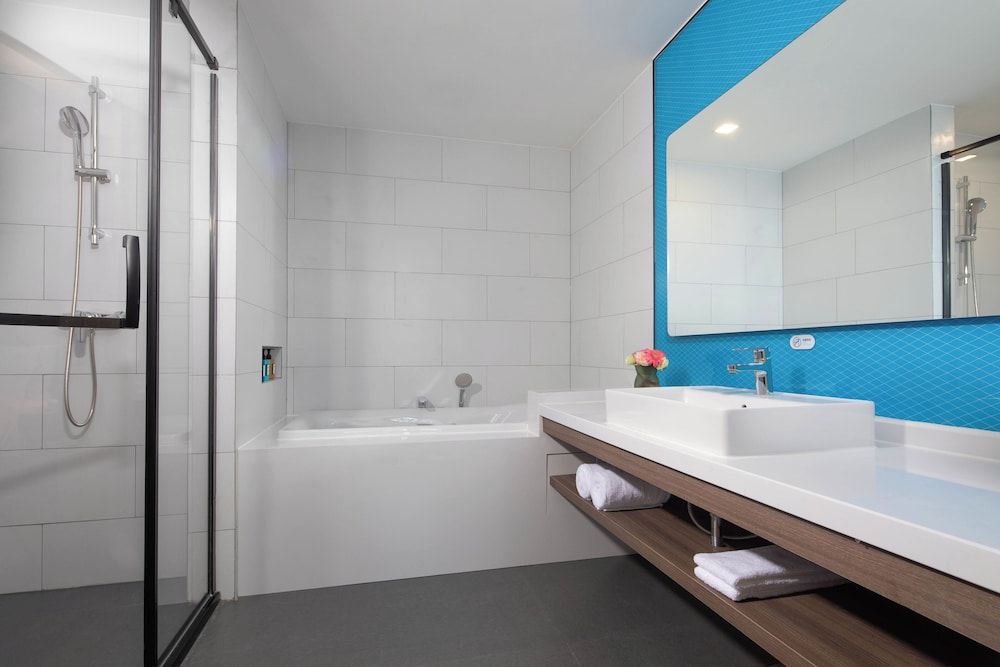 Suite, 1 King Bed