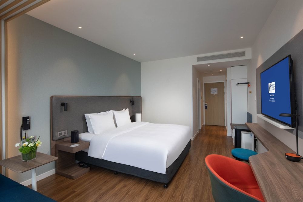 Standard Room, 1 King Bed