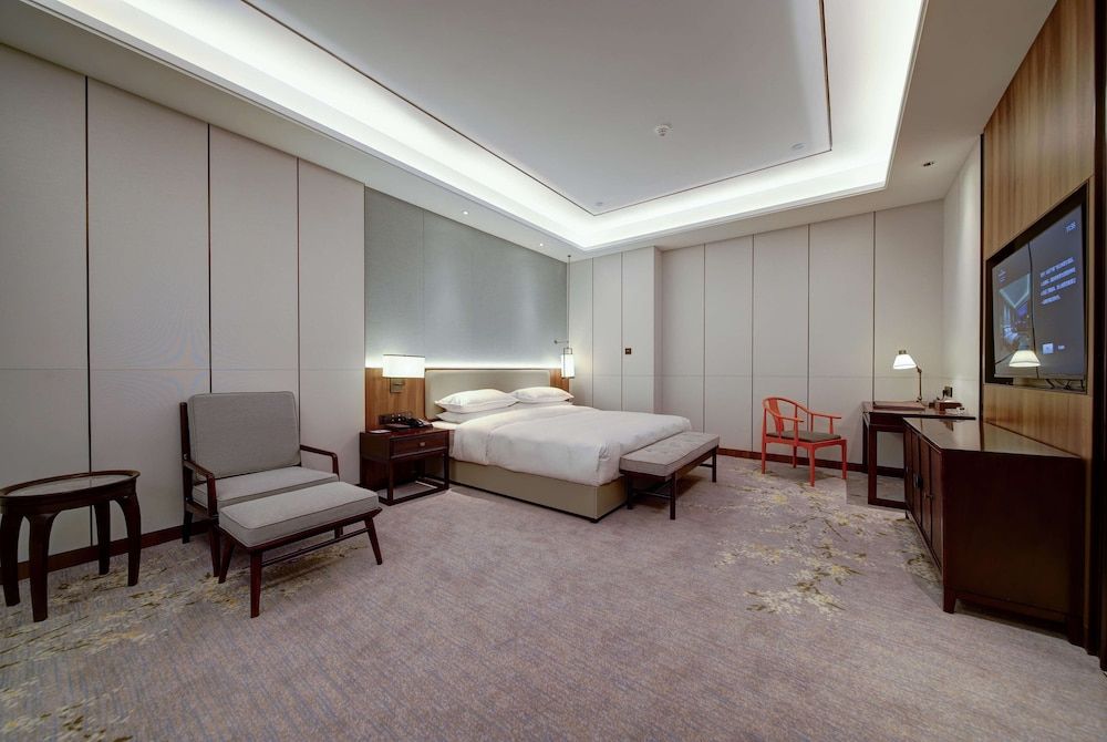 Suite, 1 King Bed, Non Smoking