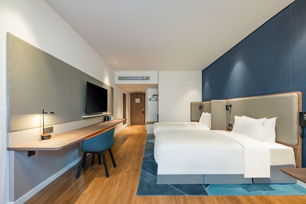 Standard Room, 2 Twin Beds, City View