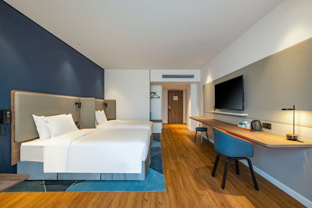Standard Room, Multiple Beds, City View