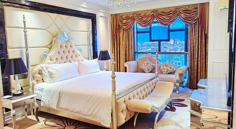 Suite, Multiple Beds (Living Area, Kids Theme)