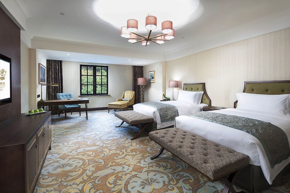 Premier Room
