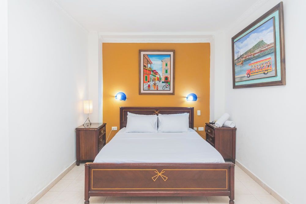 Standard Room, 1 Queen Bed, Shower Grab Bars, Air conditioning