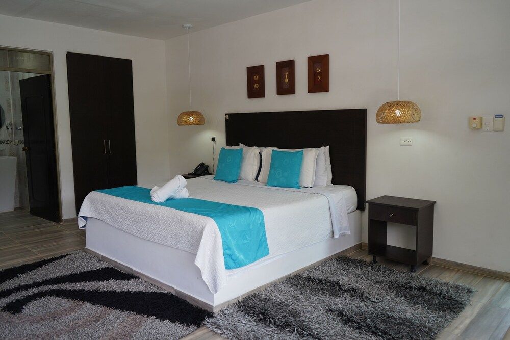 Honeymoon Suite