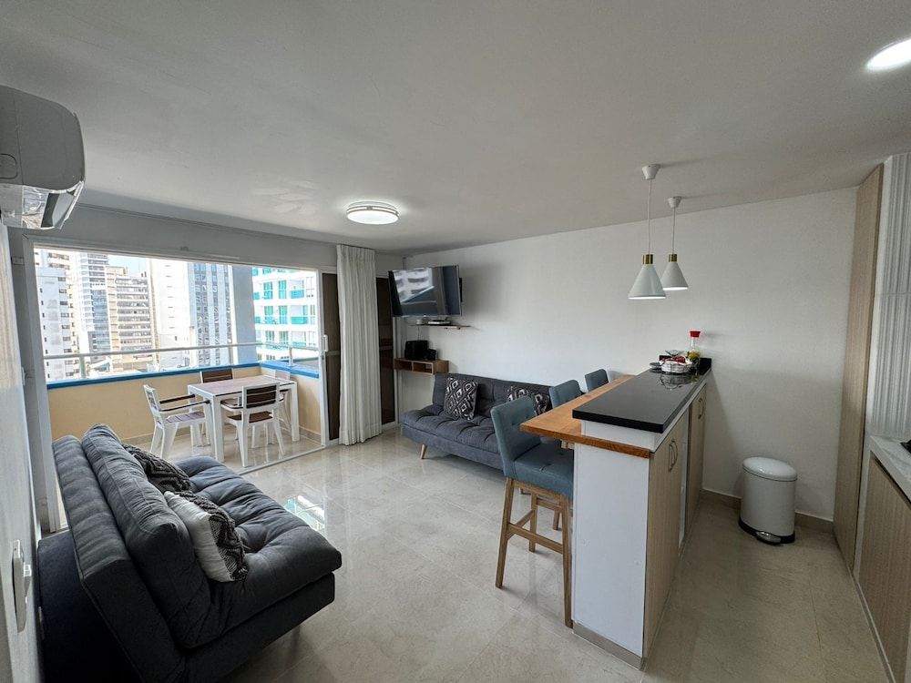 Apartamentos en Edificio Portofino ICDI Comfort Apartment, 3 Bedrooms, Balcony, Beachside 12