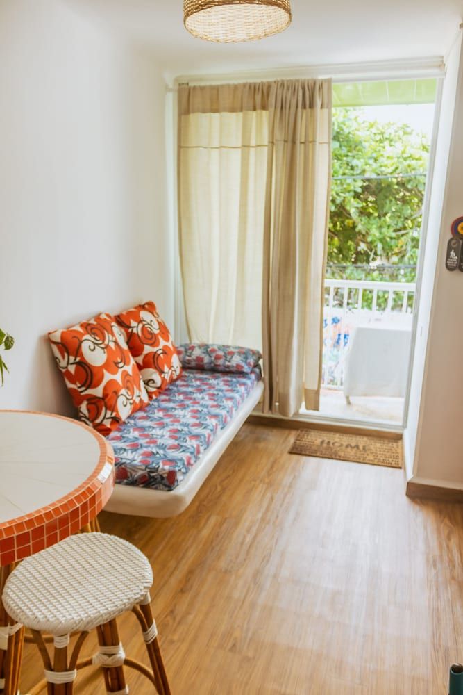 Francechys Apartments Family Apartment, Beachfront 6