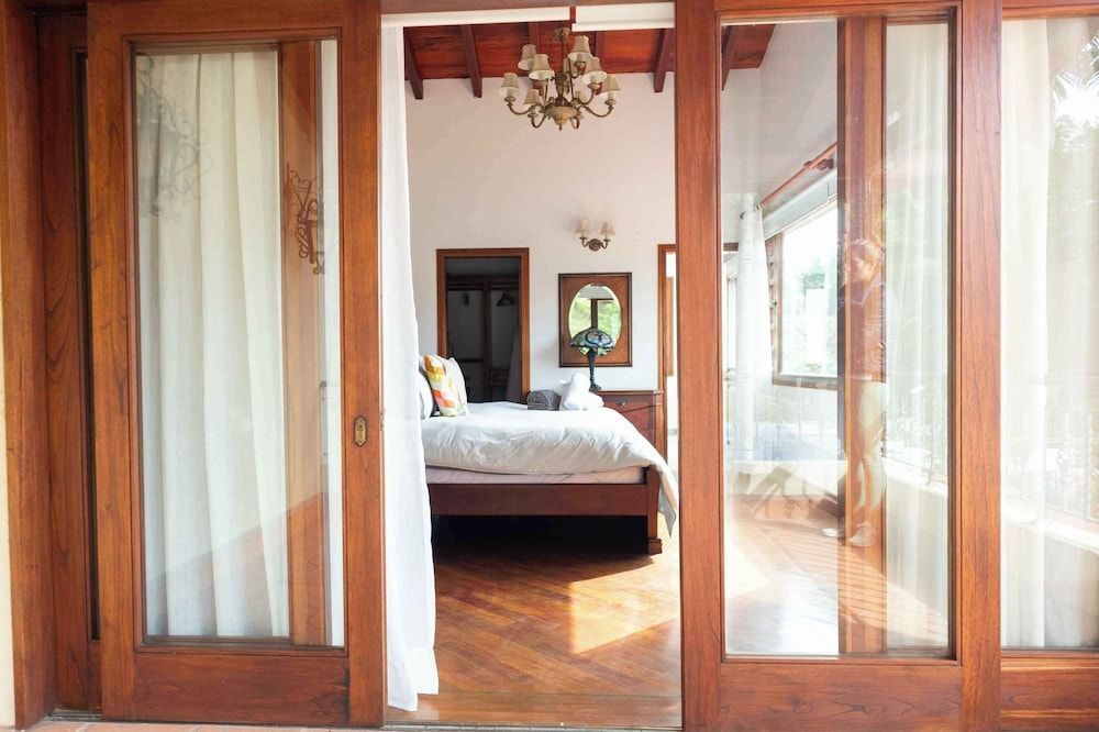 Autenthico Sajonia Hotel Aeropuerto Deluxe Room 3