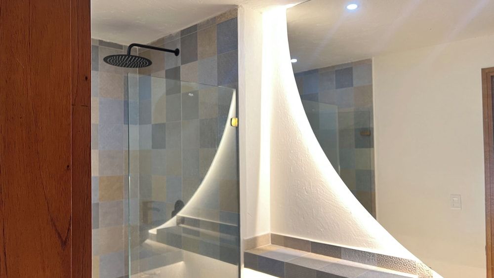 Autenthico Sajonia Hotel Aeropuerto Deluxe Room 13