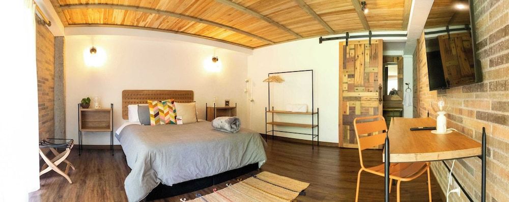 Autenthico Sajonia Hotel Aeropuerto Basic Room 2