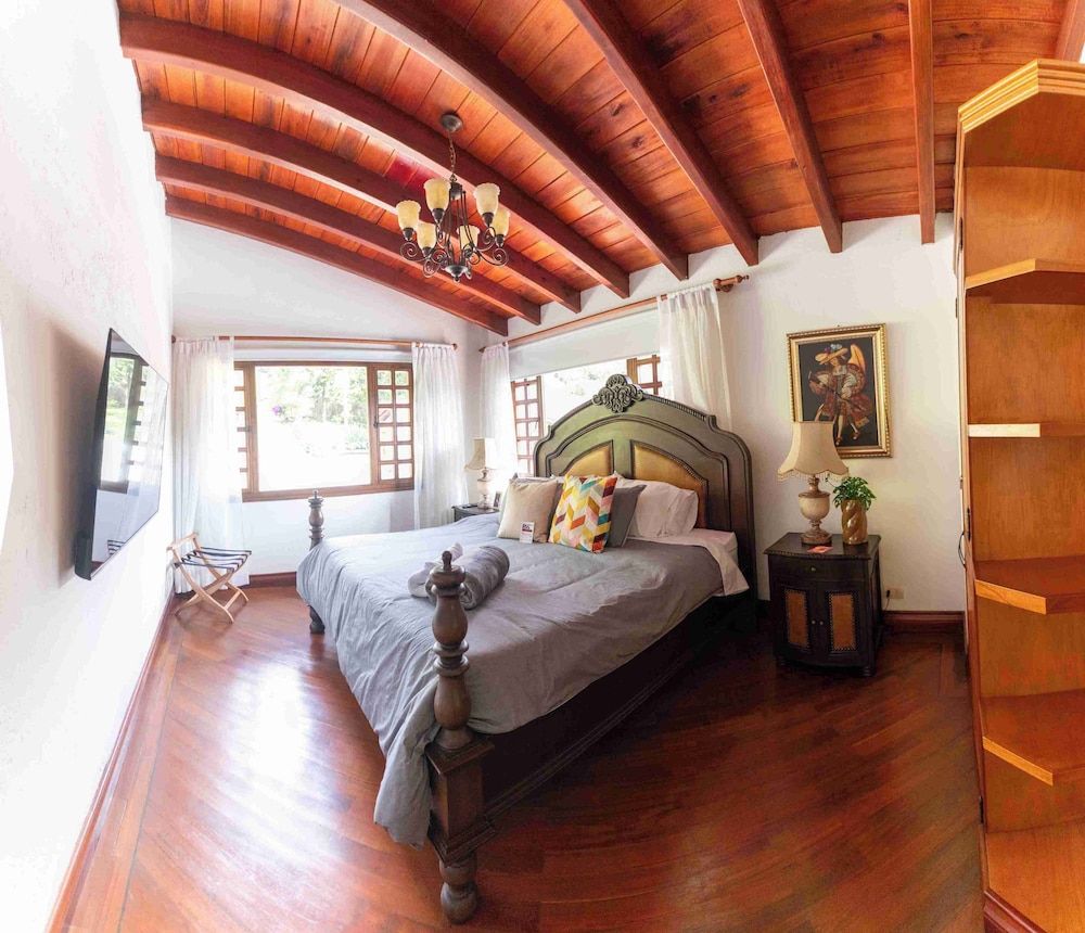 Autenthico Sajonia Hotel Aeropuerto Deluxe Room 4