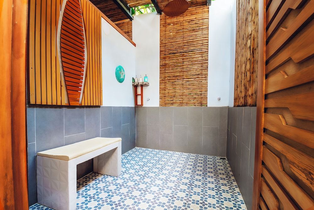 Buru Nature Hotel Premium Triple Room 5