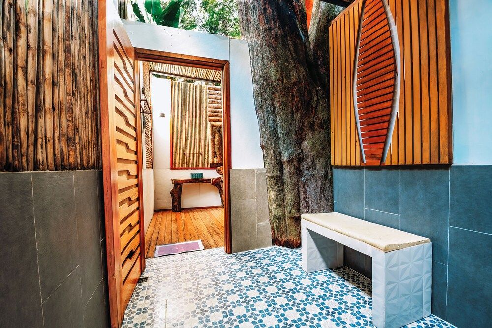 Buru Nature Hotel Premium Triple Room 4