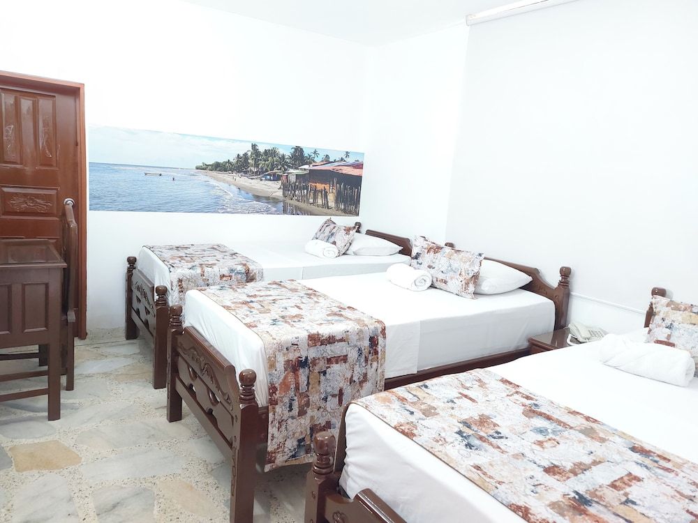 HOTEL STEVEN Triple Room, Private Bathroom 11