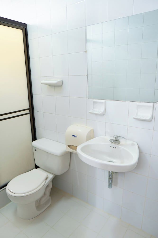 HOTEL STEVEN Triple Room, Private Bathroom 18