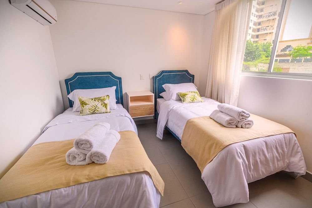 Luxury Apartment, 2 Bedrooms, Mountain View