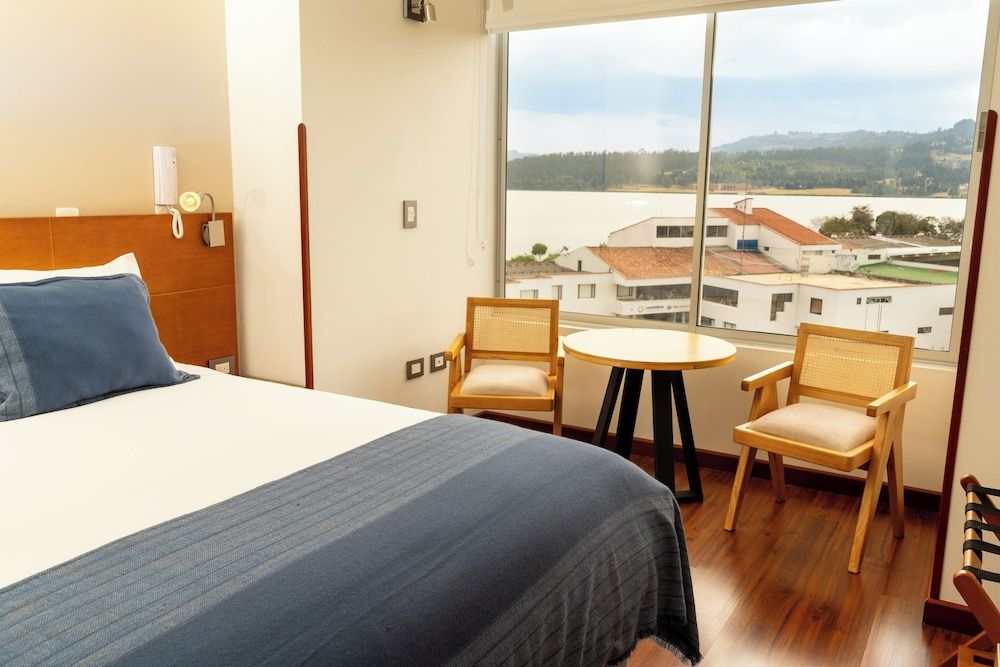 Samakwa Hotel Boutique Superior Double Room, Lake View 3