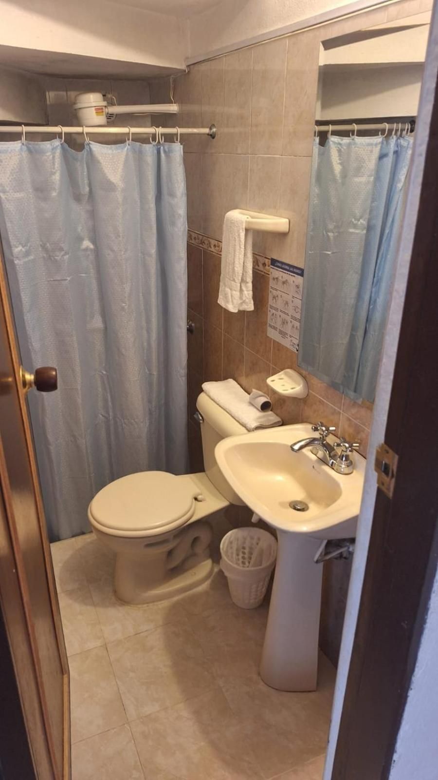 Standard Twin Room with Shared Bathroom
