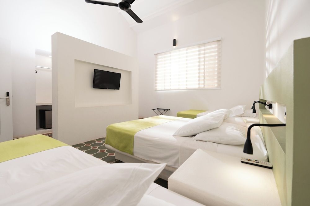Room (Cumanday | Quadruple)