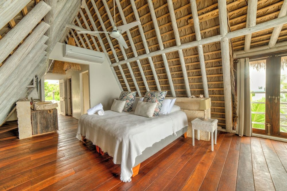 Isla Matamba Deluxe Townhome 10