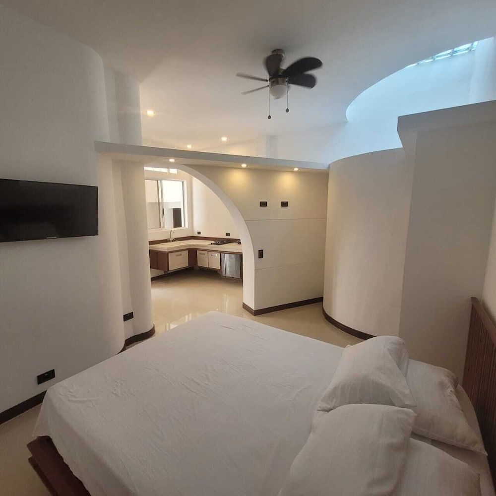 Basic Double Room, Mixed Dorm