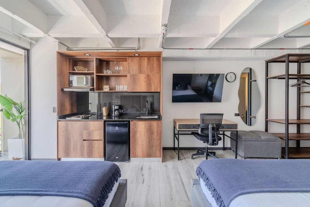 Epic Suites x Ahead Superior Apartment 12