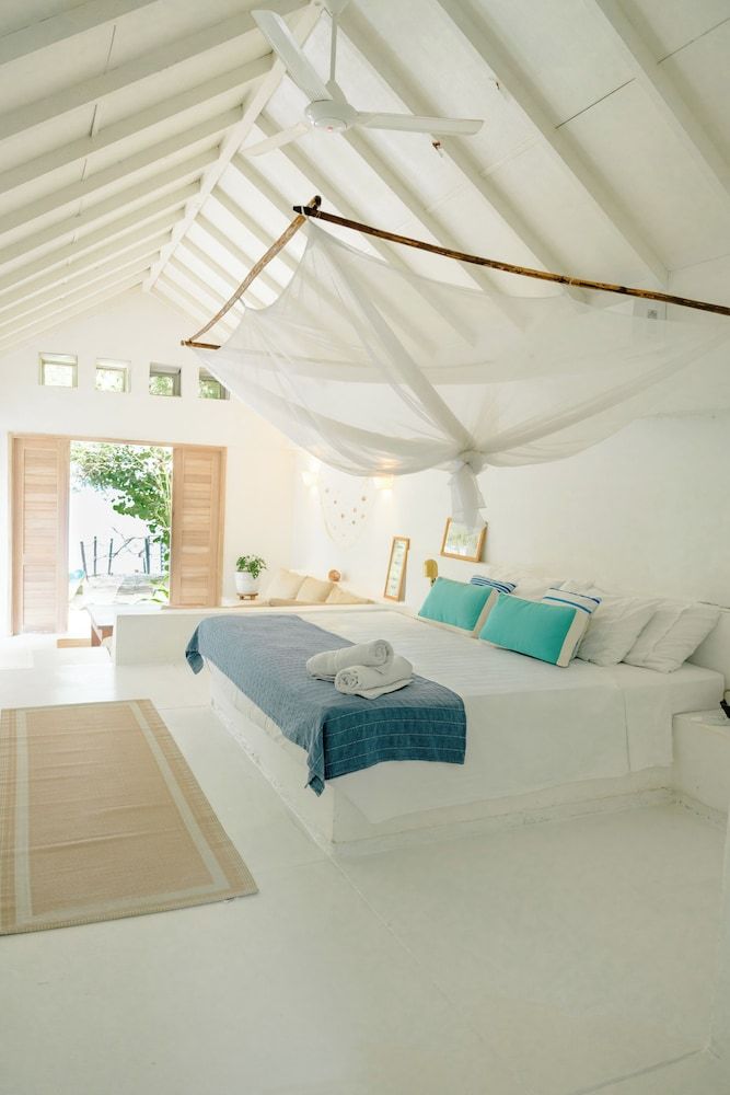 Deluxe Studio Suite, 1 King Bed, Ocean View