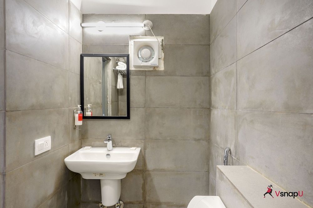 Magnum Resorts Candolim Deluxe Room 8