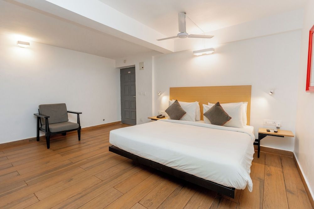 Magnum Resorts Candolim Deluxe Room 4
